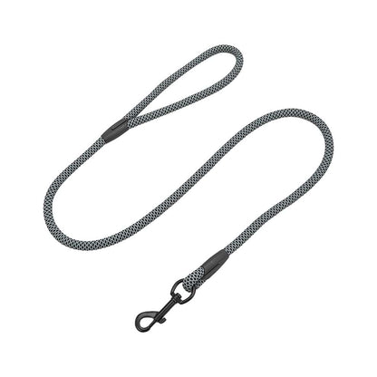 Durable reflective rope leash designed specifically for large dogs, ensuring night-time travel safety and secure control.